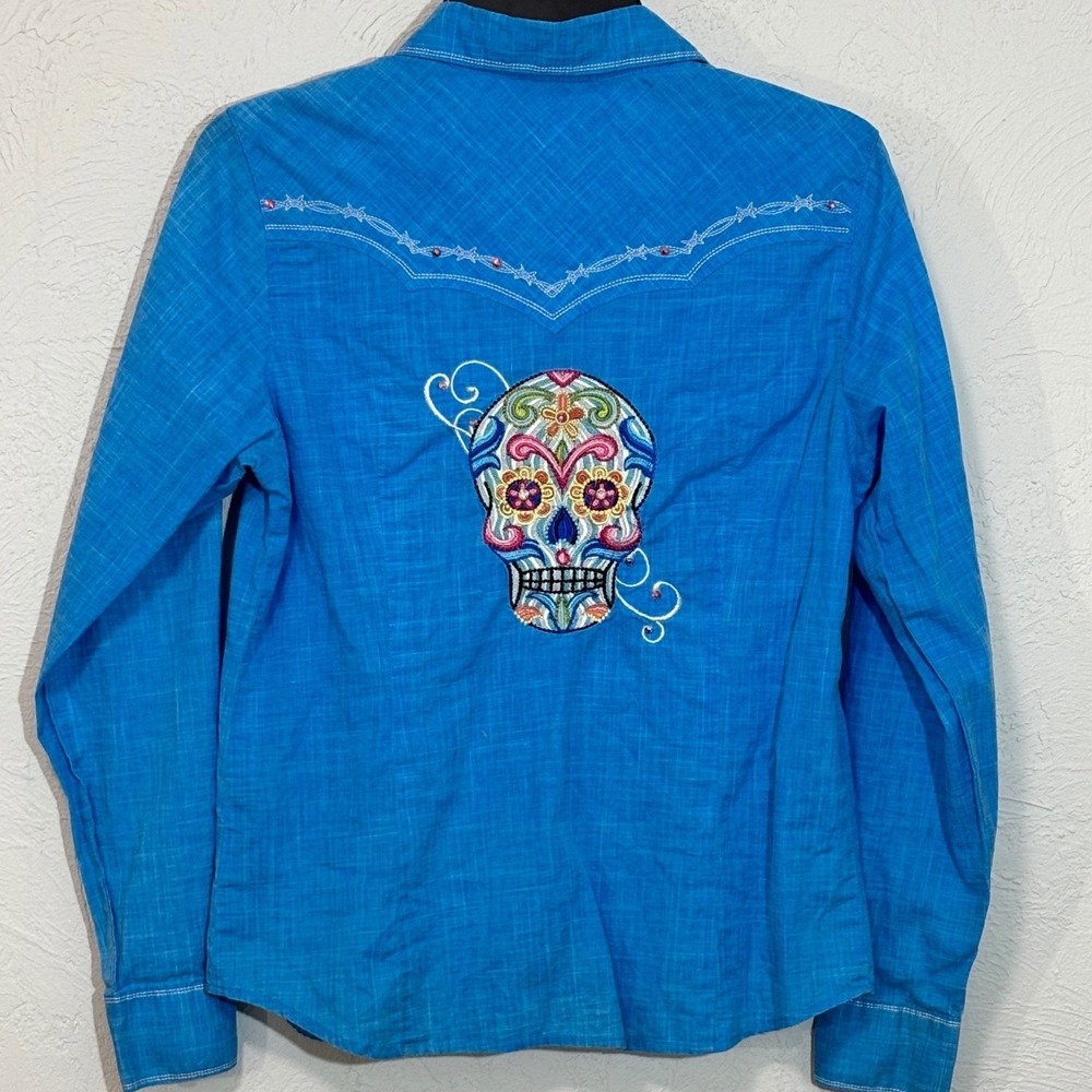 Cowgirl Up Western Shirt Women M Blue Sugar Skull Embroidered Pearl Snap Top